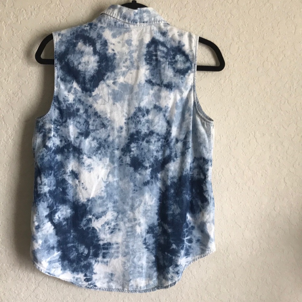 GLORIA VANDERBILT • Acid washed button down SOLD IN BUNDLE - Picture 5 of 5